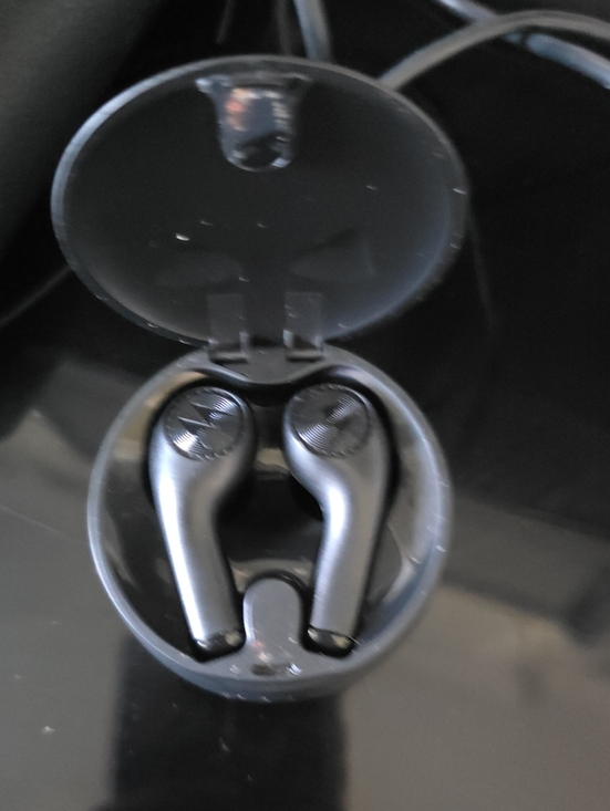 Motorola Other - Wireless Earbuds with Charging Case - Black